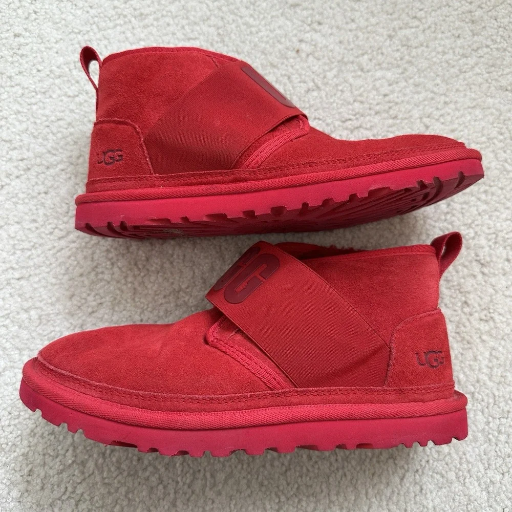 UGG Neumel II Graphic Spell Out Chukka Boots Men's Size 7 Samba‎ Red 1111730